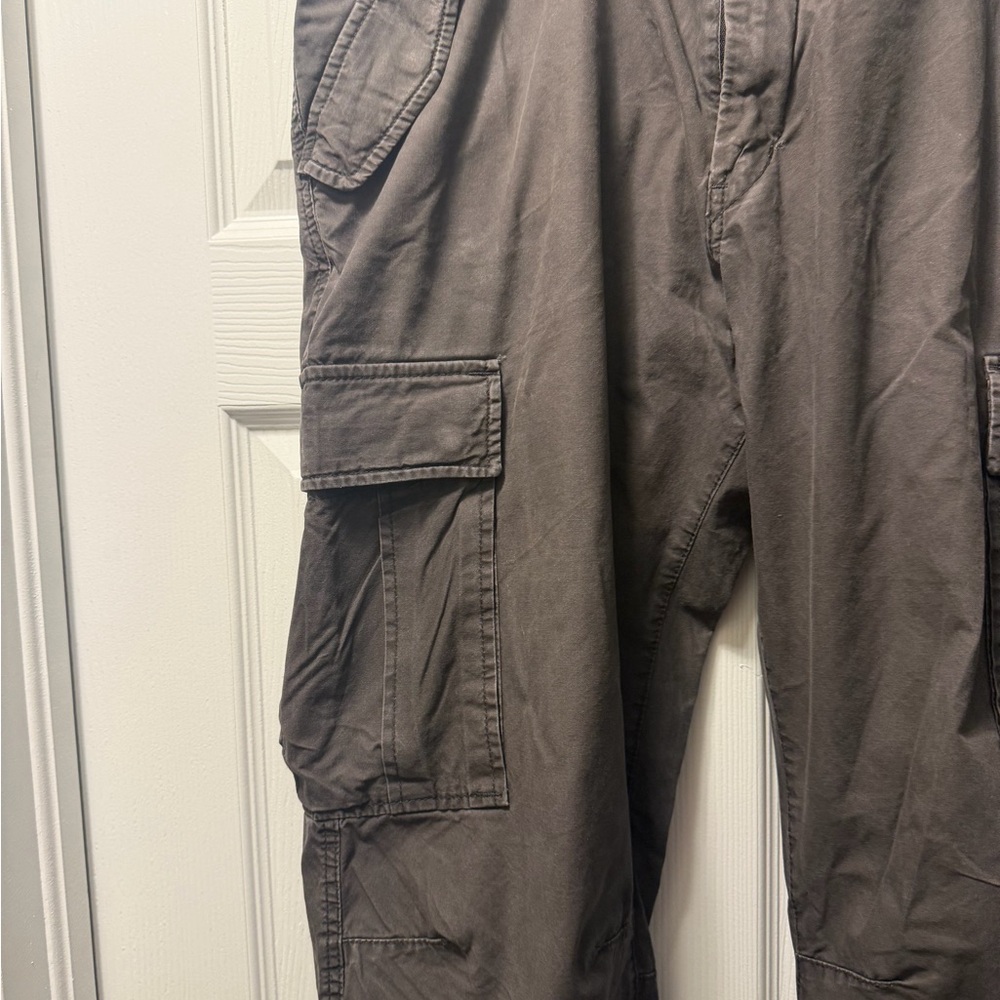 H&M Charcoal Cargo Pants for Men - Picture 2 of 5